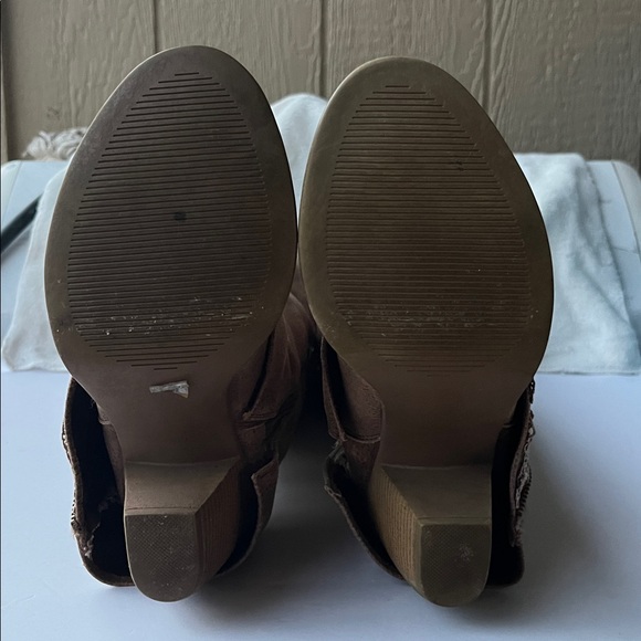 🍁🍁 Brown Knee-High Boots 🍁🍁 - Picture 4 of 7